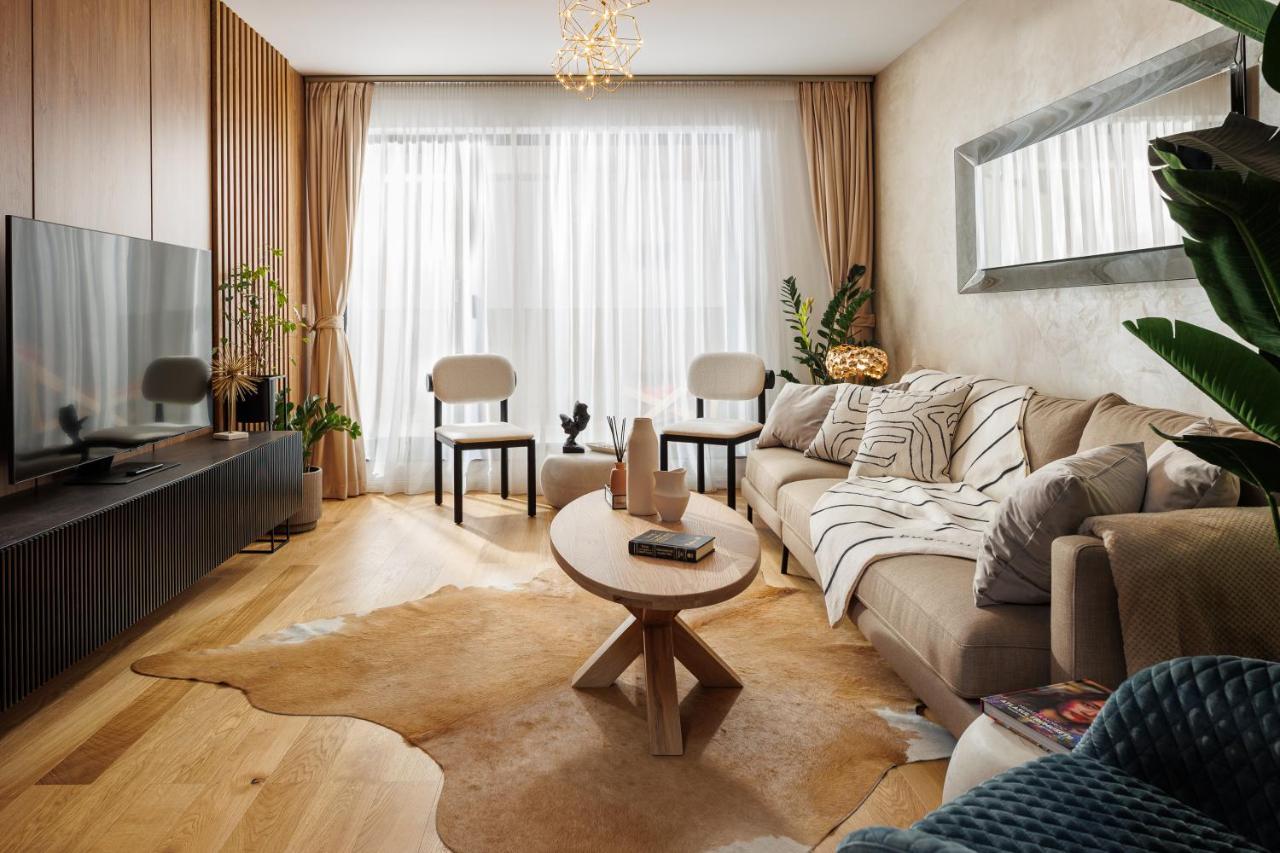Pure Living Apartment W. Private Parking Braşov Dış mekan fotoğraf
