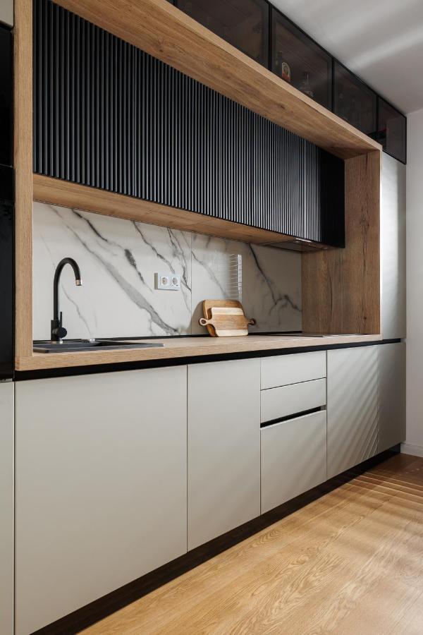 Pure Living Apartment W. Private Parking Braşov Dış mekan fotoğraf