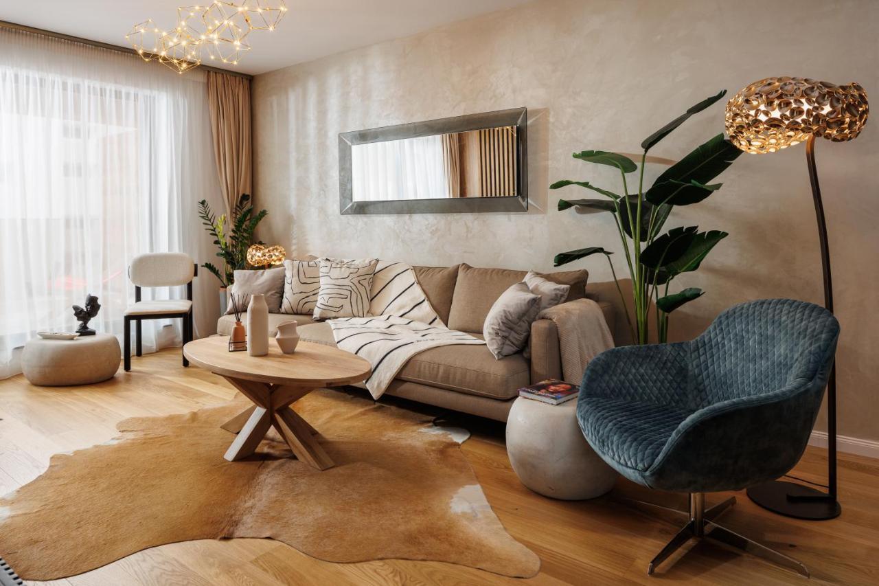 Pure Living Apartment W. Private Parking Braşov Dış mekan fotoğraf