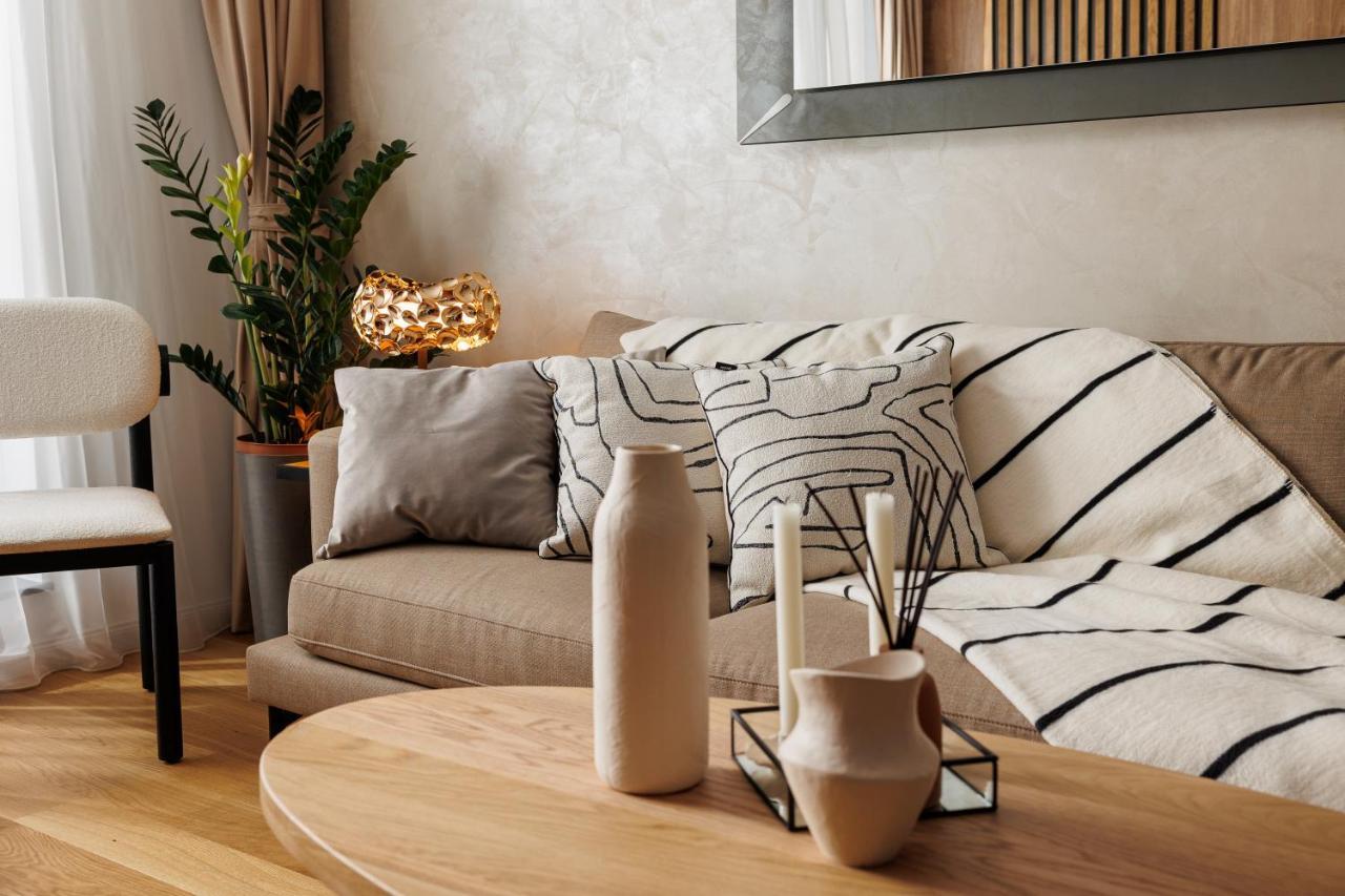 Pure Living Apartment W. Private Parking Braşov Dış mekan fotoğraf
