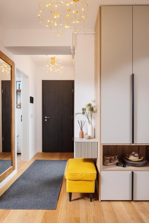 Pure Living Apartment W. Private Parking Braşov Dış mekan fotoğraf
