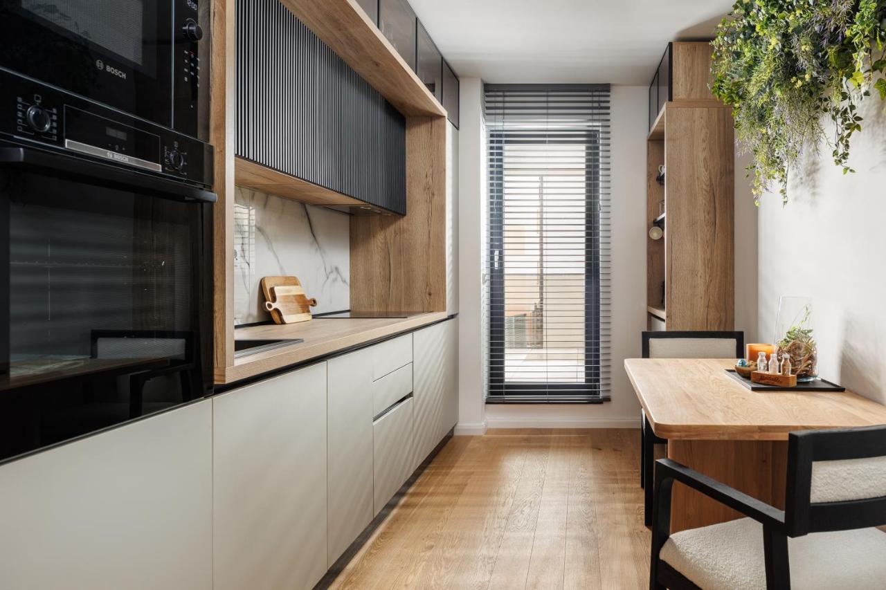 Pure Living Apartment W. Private Parking Braşov Dış mekan fotoğraf