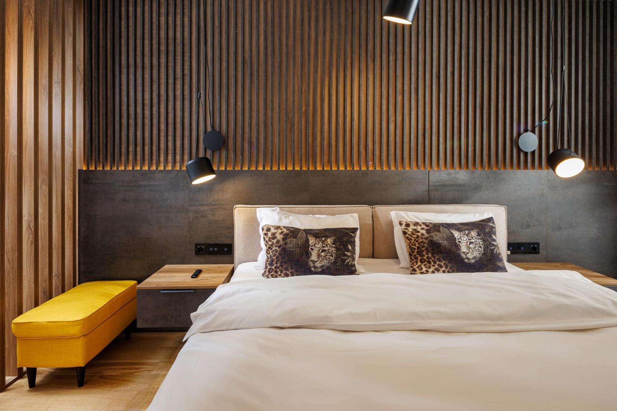 Pure Living Apartment W. Private Parking Braşov Dış mekan fotoğraf